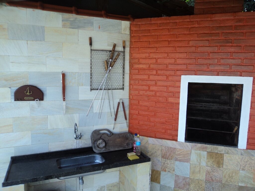 Casa com Piscina e Jardim para 12 · Itaguá - foto 4