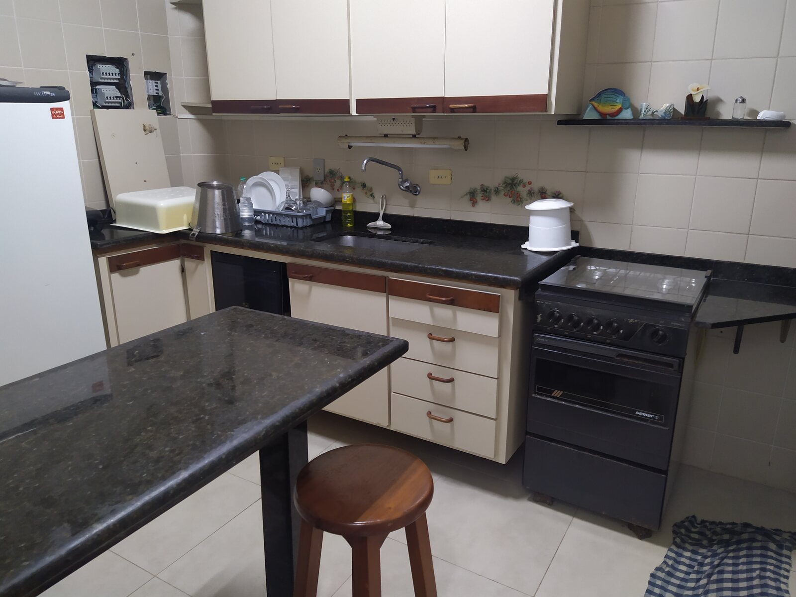 Casa com Piscina e Jardim para 12 · Itaguá - foto 6